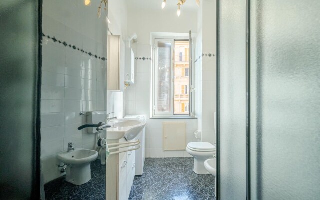 Amazing Apartment in Genova With Wifi and 2 Bedrooms