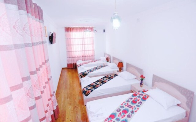 Отель Anis-Pari