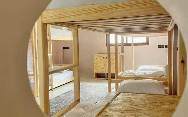 tayri surf house