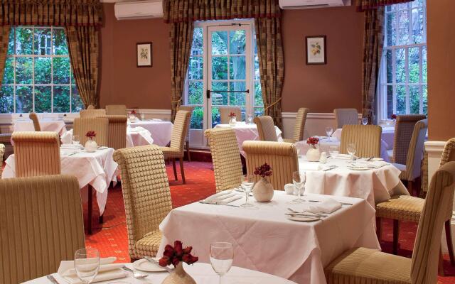 Mercure White Hart Hotel Salisbury and Apartments