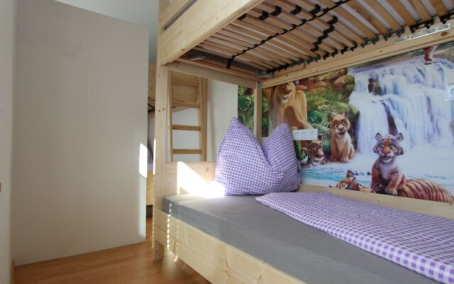 Cozy Apartment with Garden in Mühlbach