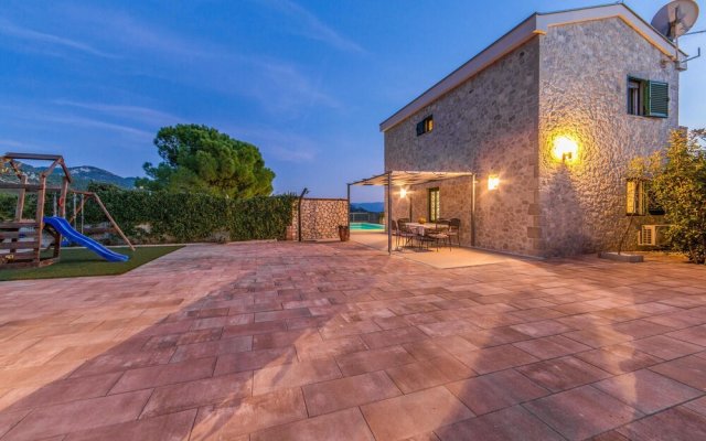 Stunning Home in Kremena With Wifi and 3 Bedrooms