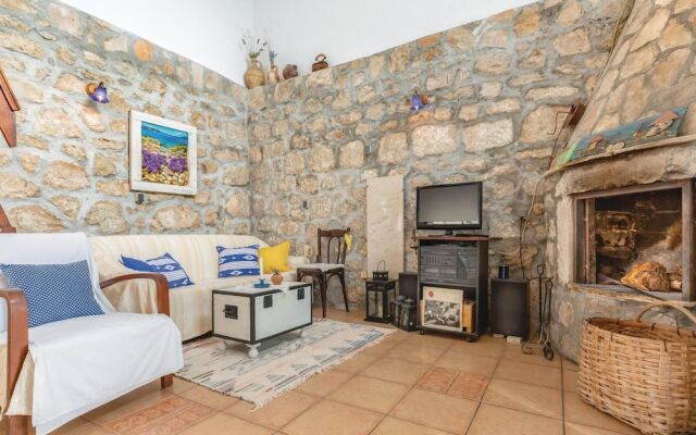 Nice Home in Podgora With 2 Bedrooms and Wifi