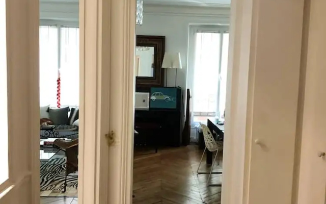 Apartment with One Bedroom in Paris, with Wonderful City View And Wifi
