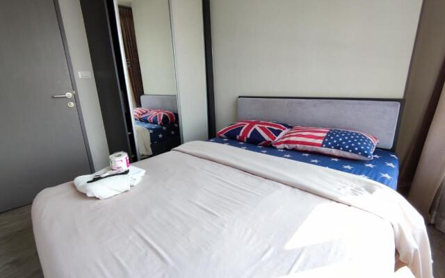 Pattaya Beach Sea View Rooftop Pool Resort