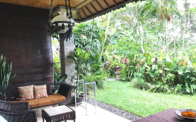 Anom Cottages