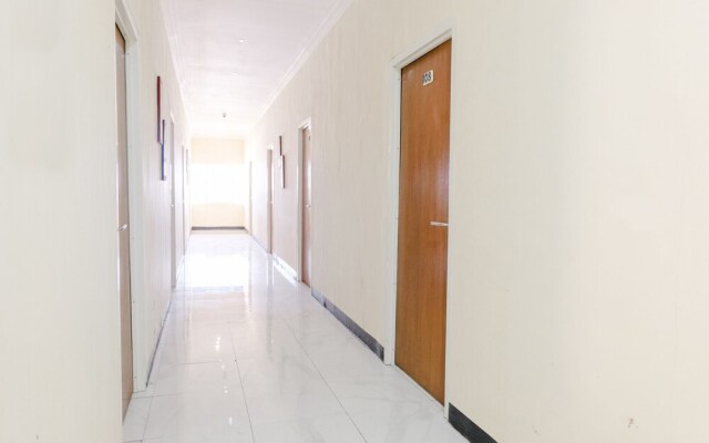 OYO 888 Grand Ijen Guest House