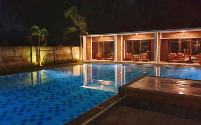 The Nalaya Hotel & Resto