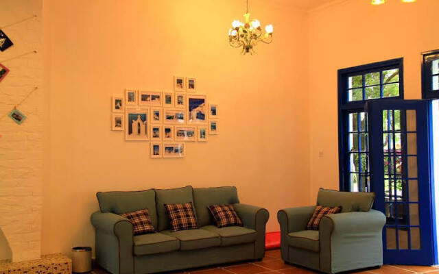 Green Tree Inn Express Tengchong Rehai Spa Jichang Road