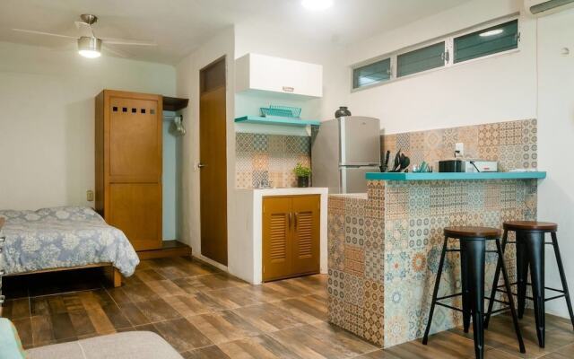 Modern & Sexy Downtown Studio