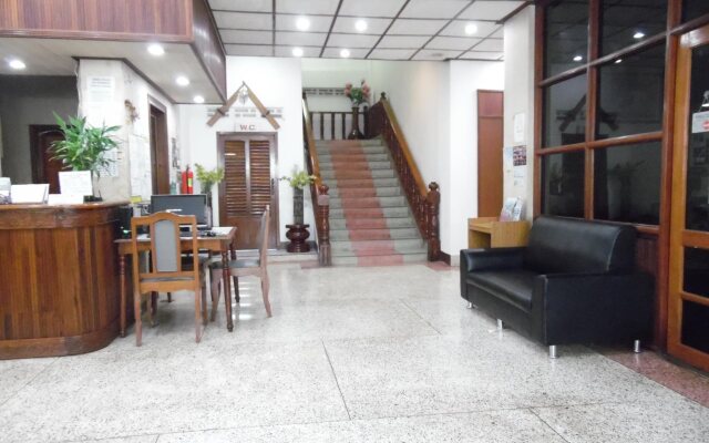 Douang Deuane Hotel