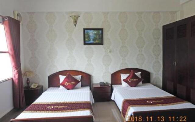 Que Huong Hotel
