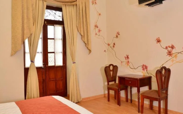 Hotel Campanario