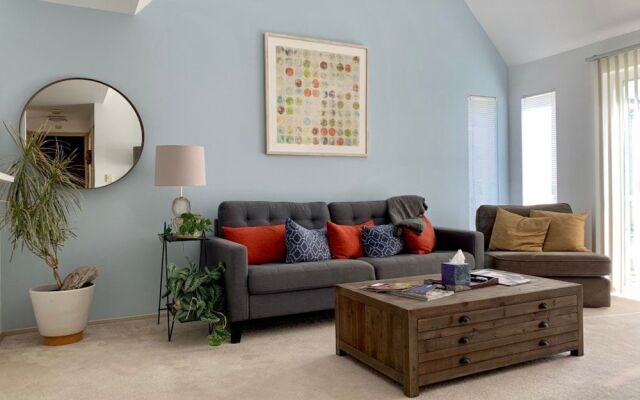 Heart of Ballard Stylish Airy Penthhouse