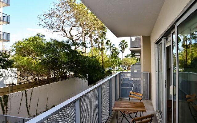 Coconut Grove Apartments by NUOVO