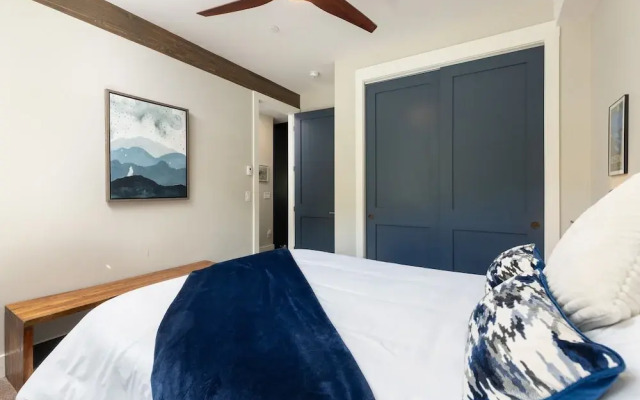 1824 The Seasons 2 Bedroom Townhouse by RedAwning