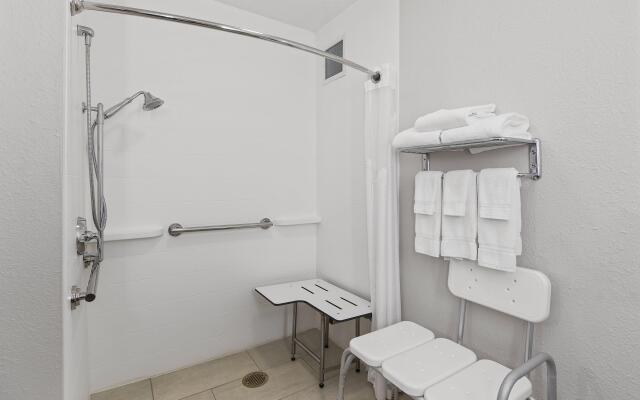 Holiday Inn Express & Suites Byron by IHG