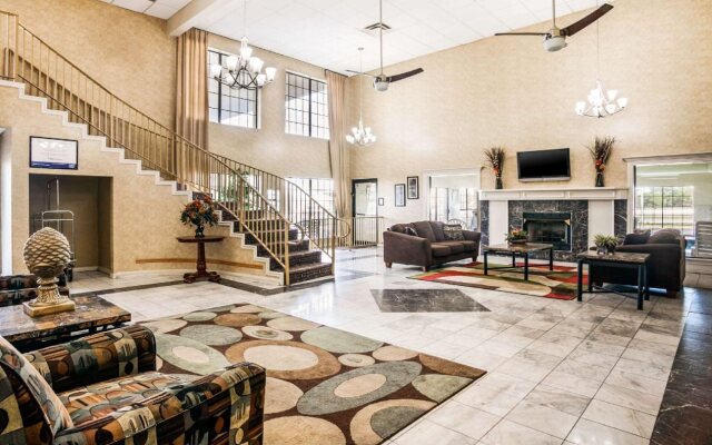 Rodeway Inn & Suites East/I-44