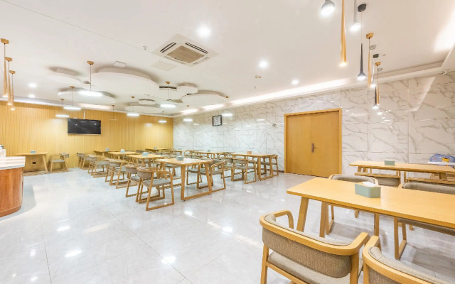 Starway Hotel (Hengshui Railway Station)