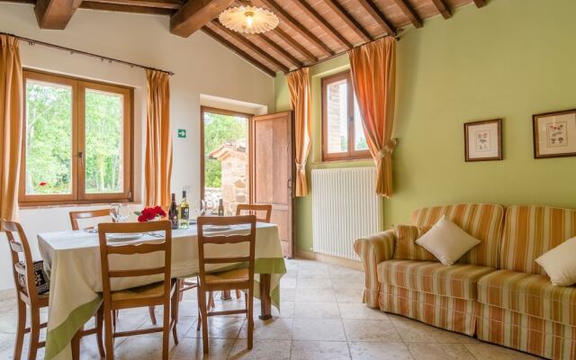 Farmhouse in Rapolano-terme With Swimming Pool, Garden, BBQ
