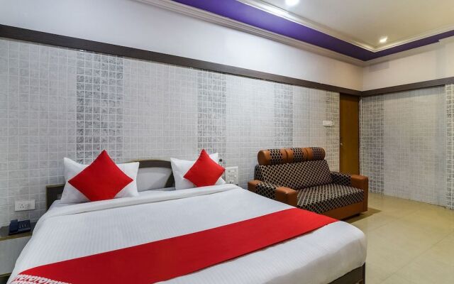 Oyo 30545 Hotel Jeevan Park