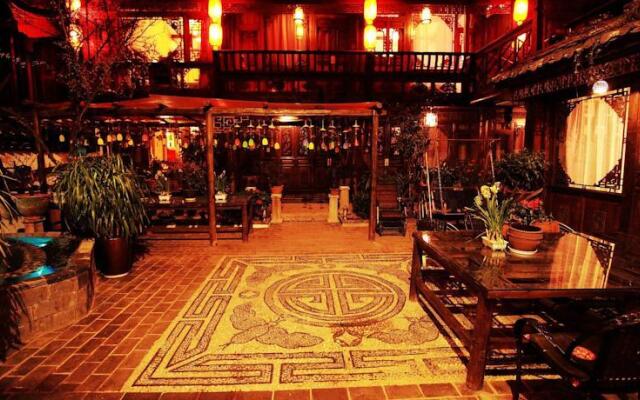 Sunny The Other Side Inn Lijiang