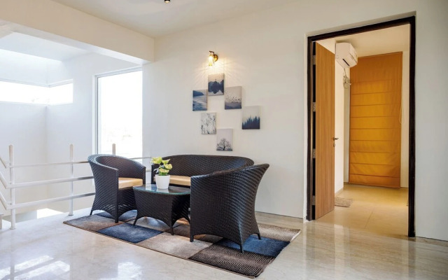 Golf View Home by Stayjadelawnprojector