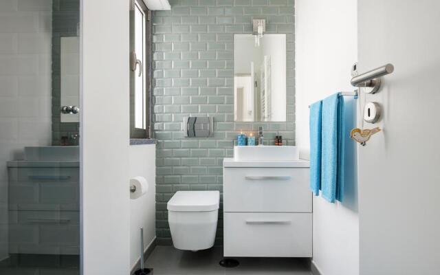 Beachouse - Surf, Bed & Breakfast