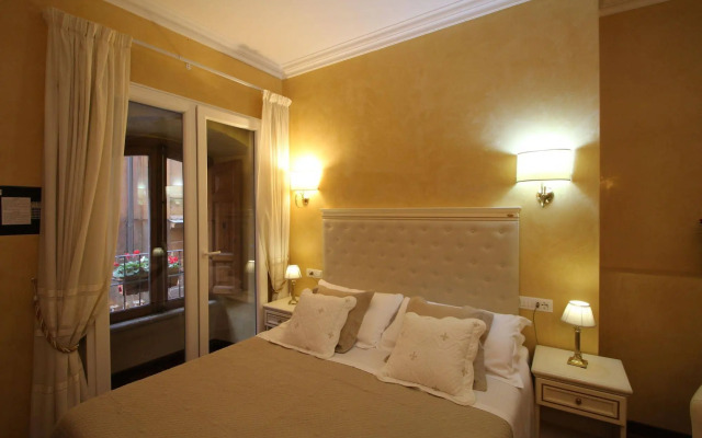 White Rooms Navona