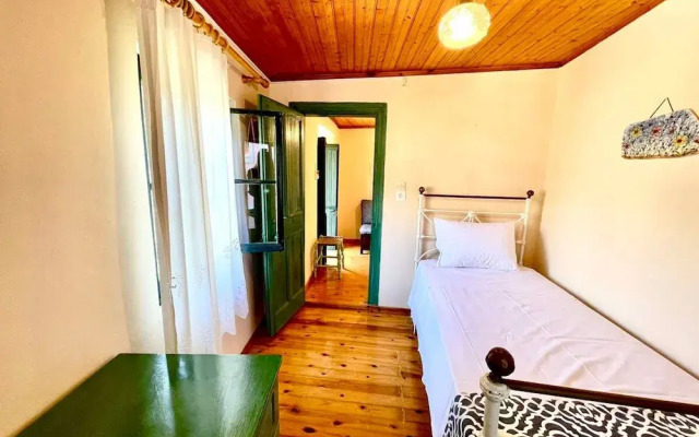 Kansoneta-traditional Mansion in Gastouri Village