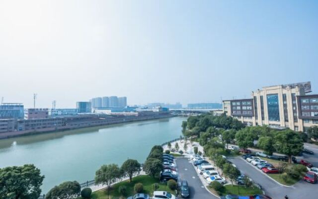 Shaoxing Guanyue entertainment Club