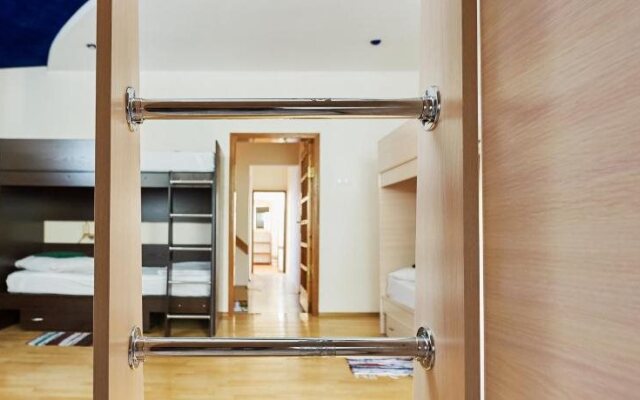 Adlerson Hostel