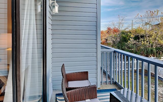 Commodore's Landing #214 - Stay Salty