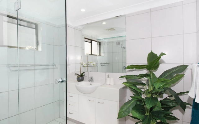 Windmill 4 - Two Bedroom Beachside Apartment on Parkyn Parade!