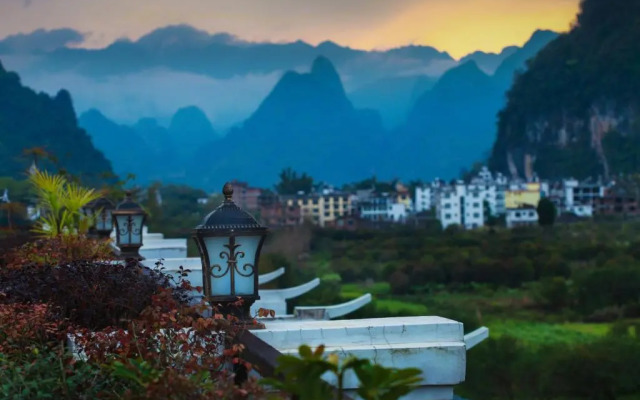 Yangshuo Xingping Island Resort