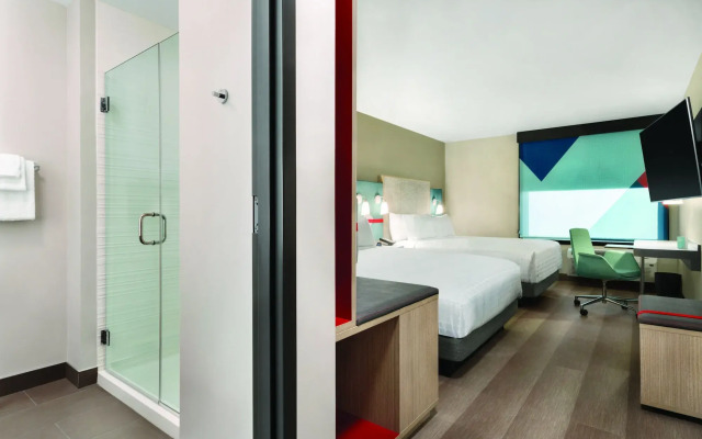 avid hotel Cedar Rapids South