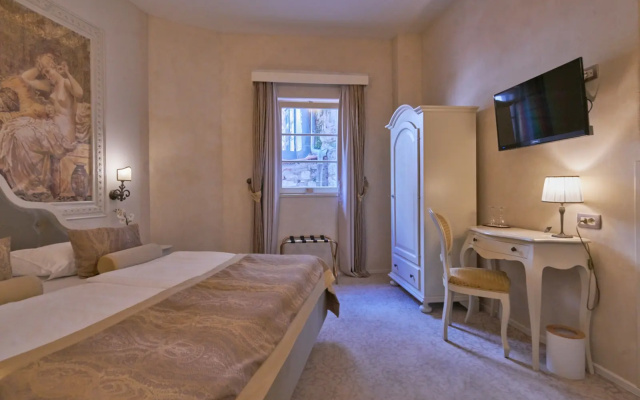Heritage Hotel Life Palace