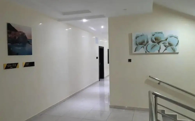5 Star Saint Hotel