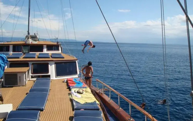 Isole Tremiti, Caicco Freedom