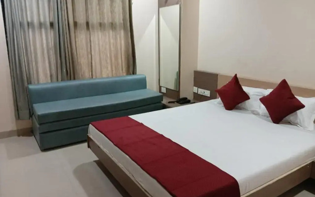 Tirupati Palace Hotel