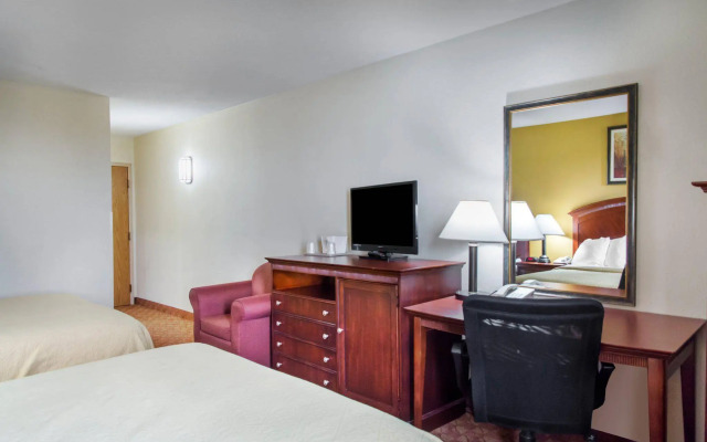 Quality Inn & Suites Miamisburg - Dayton South