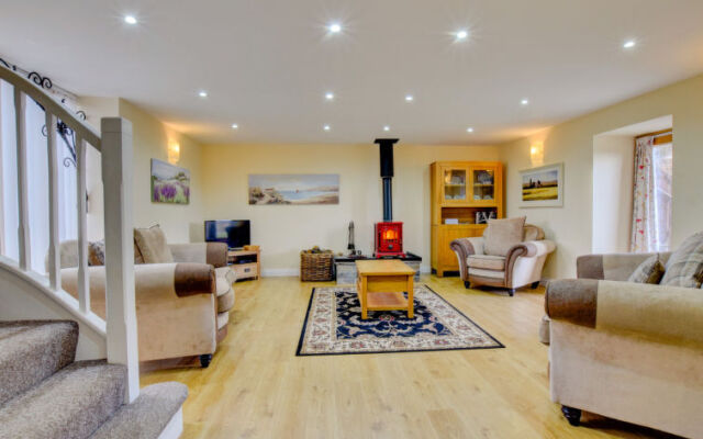 Holiday Home Bwthyn yr Onwydden