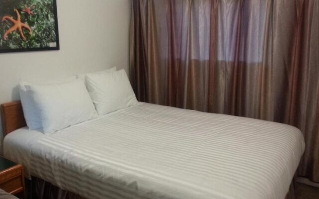 Edgewater Motel