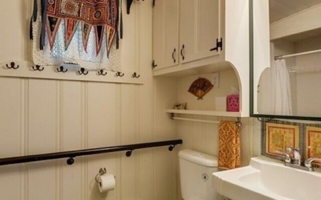 Little House Nashville by RedAwning