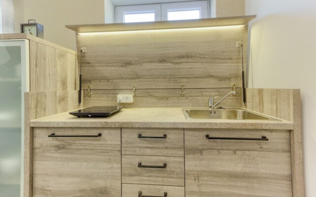 Modern Luxury 2-bedroom apt With Balcony & Patio