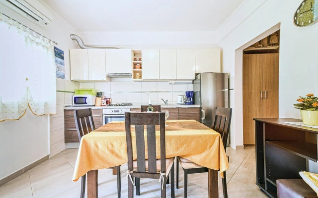Amazing Home in Kustici With Wifi and 1 Bedrooms