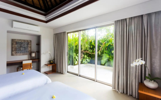 Villa by the Beach – Guest Rooms – Kuta