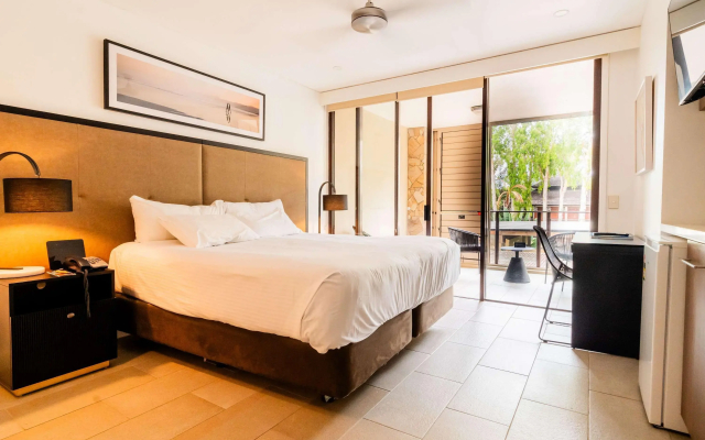 Pullman Palm Cove Sea Temple Resort and Spa