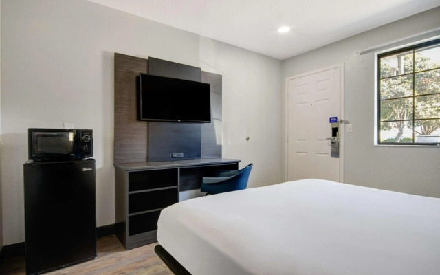 Motel 6 Lompoc, CA