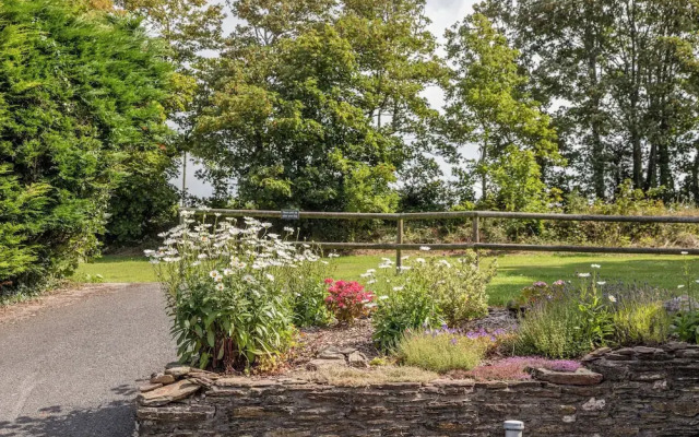 Honeysuckle Cottage
